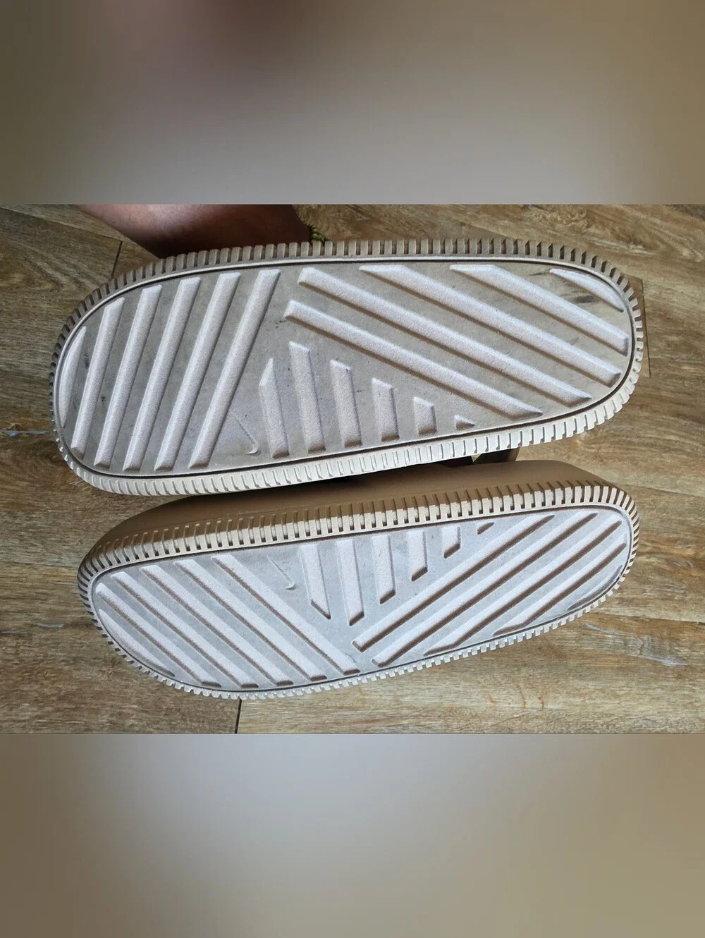 Used Nike Unisex Slip-On Clog Size 9m-10w — Taupe/Beige No Box